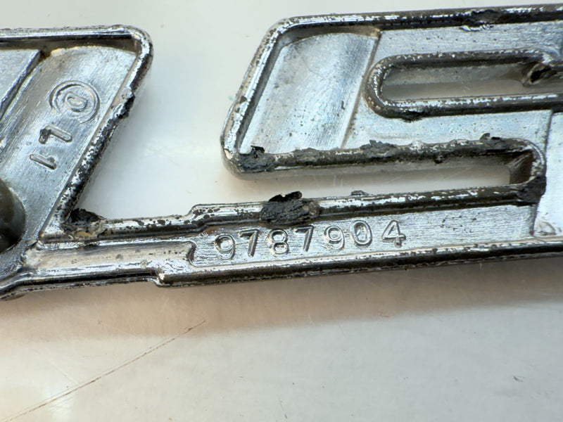OEM 1967 PONTIAC LEMANS TEMPEST 326 EMBLEM 9787904 GM E5-18