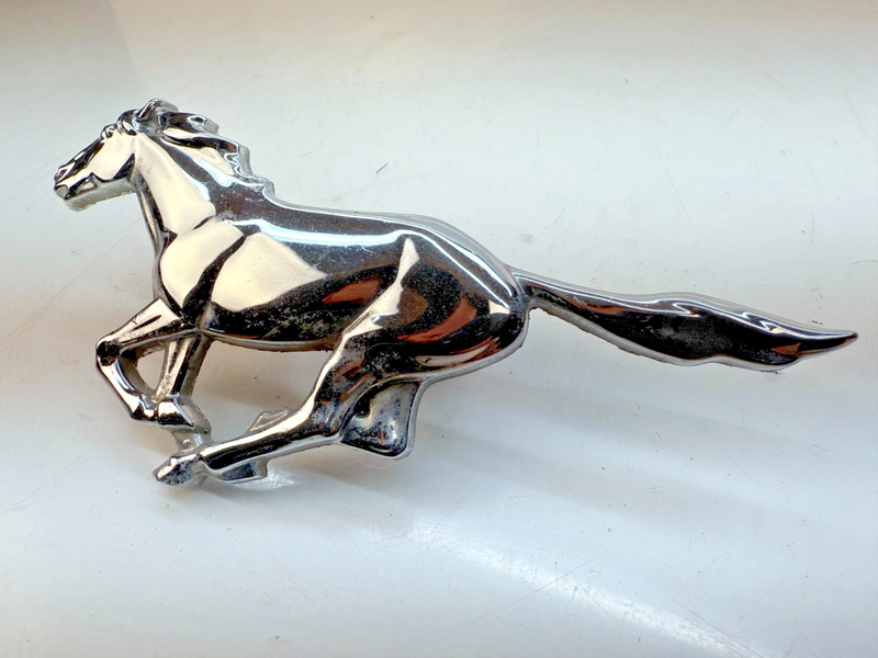 OEM 1975 1976 1977 1978 Mustang Mach 1 Rally FRONT GRILLE HORSE EMBLEM B4-1
