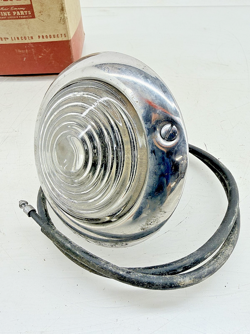 NOS 1947 - 1948 Ford Car 1942 - 1947 PARKING LAMP ASSEMBLY 6A-13200 C77-13