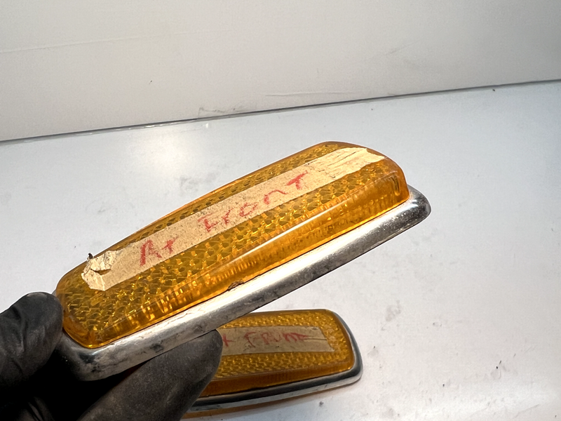 (2) OEM Mercedes 1963-1976 Front Side Amber Marker W109 W108 ULO 302 00/30 C2-47