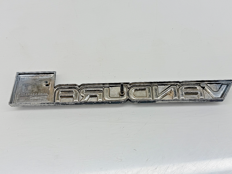 OEM 1983 - 1996 GMC Vandura 2500 Fender Body Emblem Nameplate Badge 14052244 E9