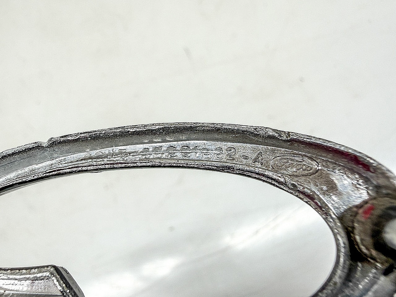 OEM 1969 1970 MERCURY COUGAR SCRIPT EMBLEM PAIR E10-41