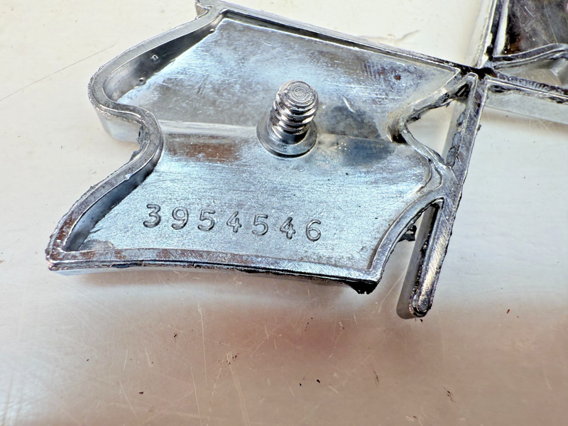 OEM 1968 - 1973 C3 Chevrolet Corvette GM Fuel Door Flag Emblem 3954546 E7-27