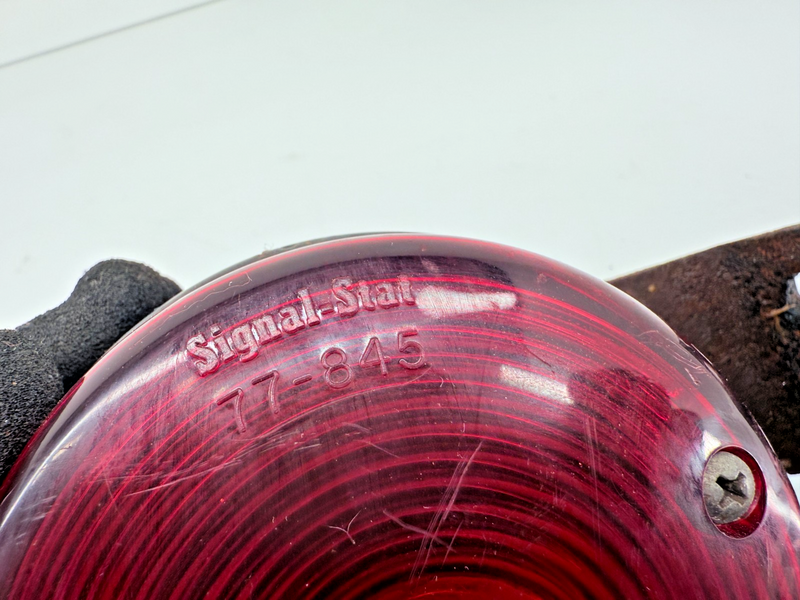 Signal-Stat SAE-STIL-70 License Plate Tail Light Bezel & Housing Rat Rod C37-29