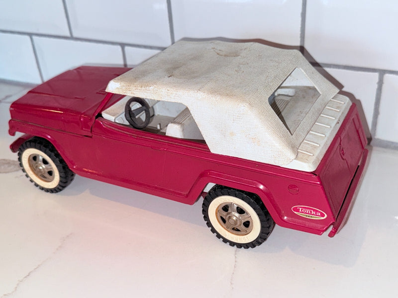 VINTAGE ORIGINAL TONKA 1970 No. 2245 Red Jeepster Convertible Sedan - Jeep - HB1