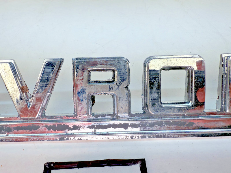 OEM 1973 - 1992 Chevrolet Chevy G10 G20 Suburban Rear Door Emblem 1405225 E7-1
