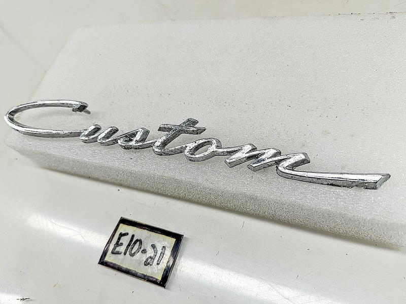 OEM 1964 FORD CUSTOM FENDER SCRIPT EMBLEM C4AB-62291A37-D E10-21