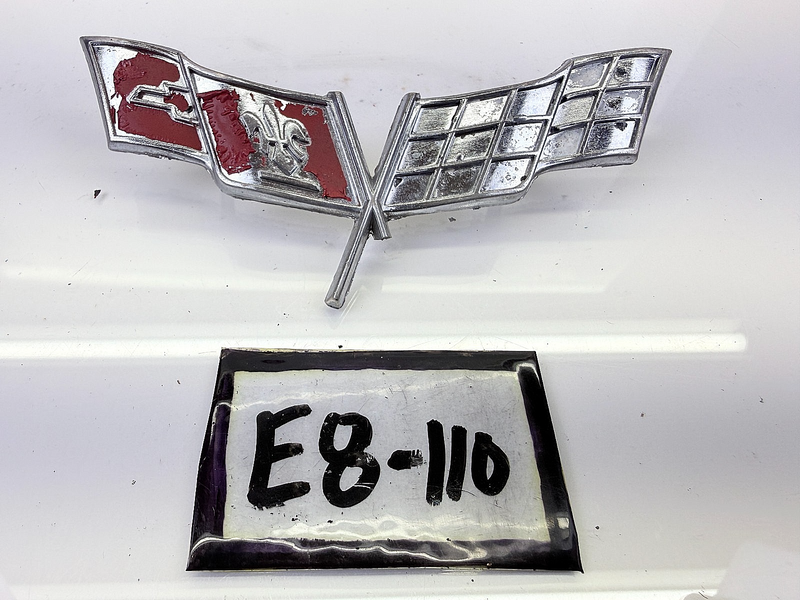 BRKN OEM 1977 - 1979 Chevrolet Corvette Gas Fuel Door Emblem 471295 E8-110