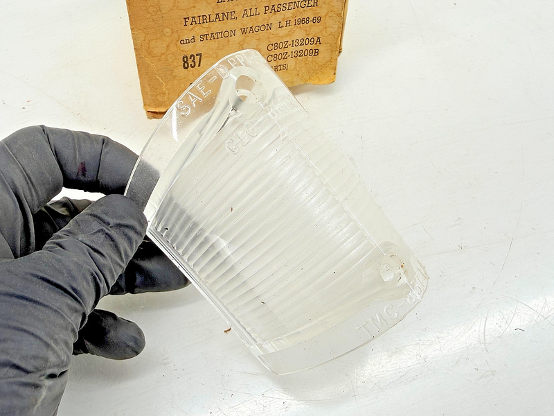 NOS 1968 1969 Ford Fairlane Mercury Comet LH Parking Light Lens C8GY13209A C68-6