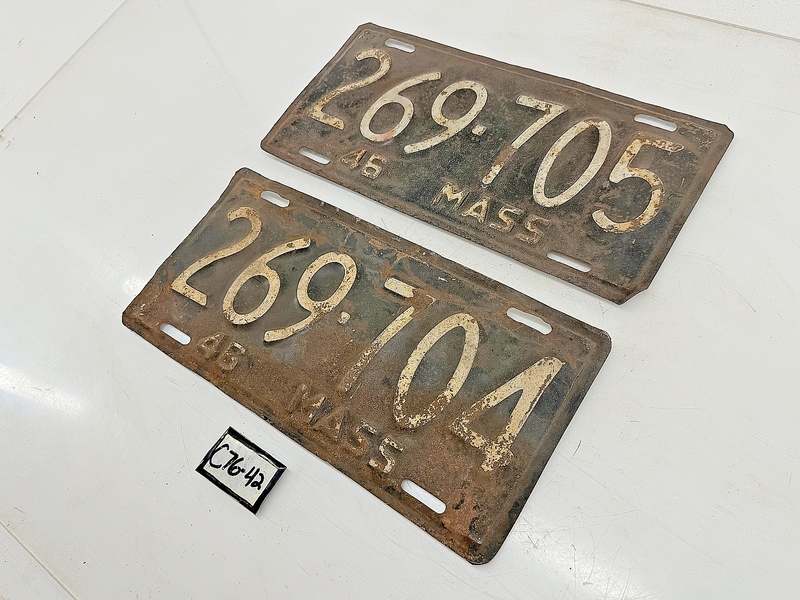 Vintage PAIR 1946 Massachusetts License Plate Consecutive MA 269 704 705 C76-42
