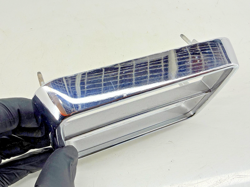 NOS 1974 - 1978 Ford Mustang RH Parking Lamp Door Bezel D4ZB-13236-AA C60-40