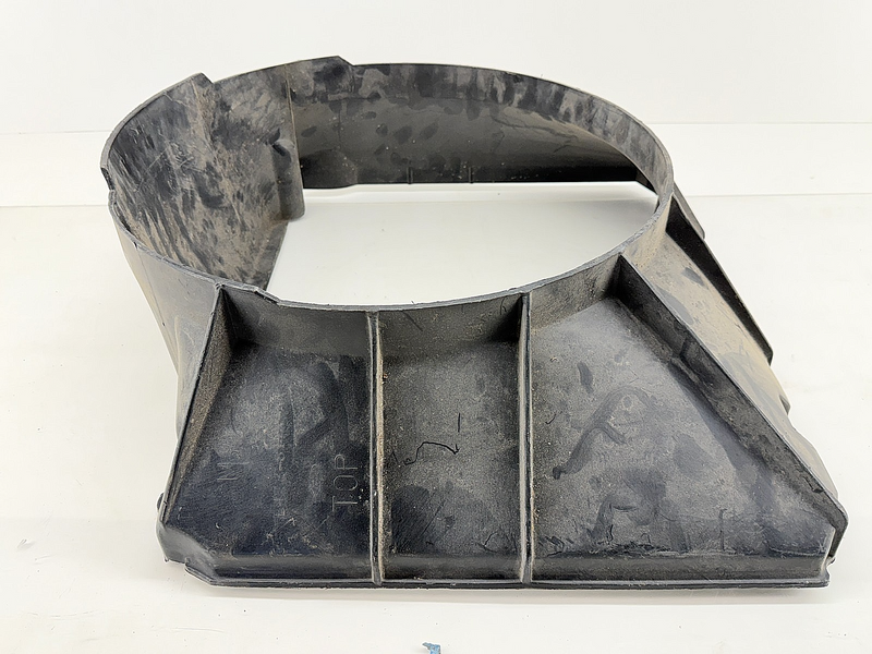OEM 1984 - 1986 Ford Mustang 3.8 V6 Radiator Cooling Fan Shroud E4ZE-8146-AA U3B