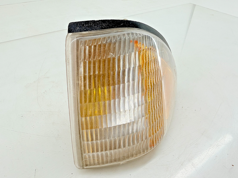 OEM 1987 - 1993 Mustang Cobra LH Front Side Marker Light E7ZB-15A429-AC B25-38