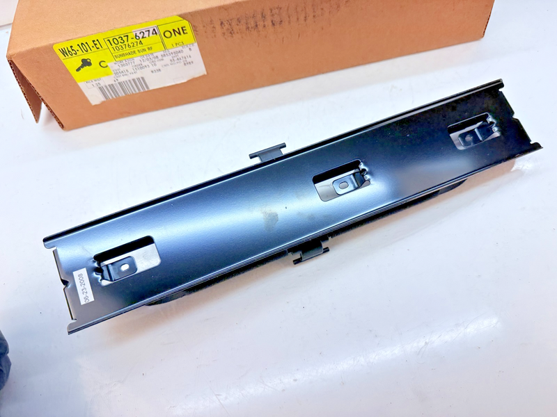 OEM GM 2004 - 2007 Chevrolet Malibu LT Rear Sun Roof Panel Sunshade 10376274 C29