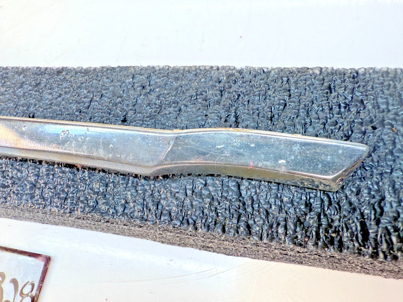 OEM 1973 - 1976 Ford Ranchero Belt Line Moulding RIGHT RH Trim Panel B32-328