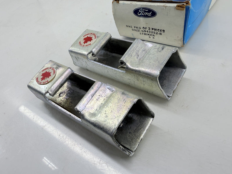 NOS 1974 - 1976 FORD MUSTANG II TRUNK DOOR LATCH STRIKER PLATE D4ZZ-6943252B C52