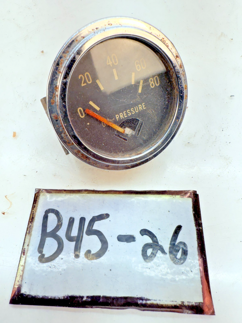 VINTAGE ORIGINAL Stewart Warner Oil Pressure Gauge 80 PSI 819451 B45-26