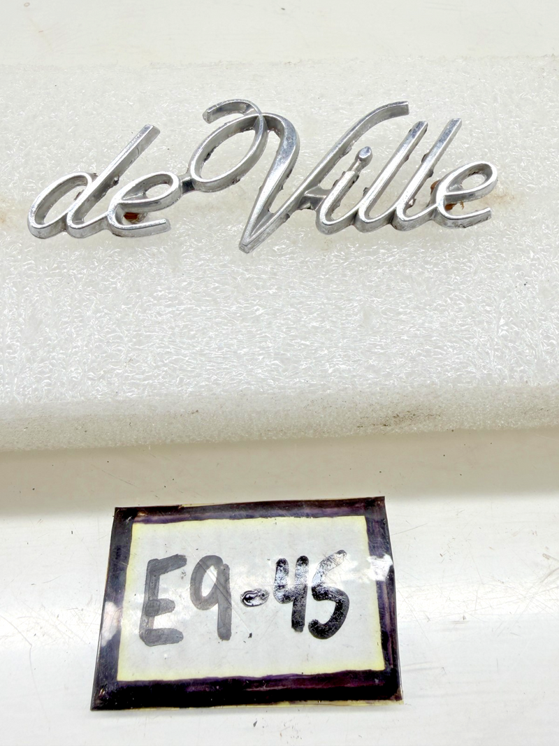 OEM 1971 - 1983 Cadillac de Ville Emblem 9695825 E9-45
