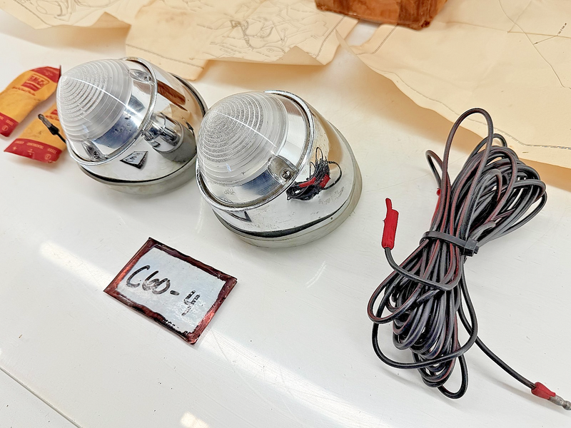 NOS 1960 1961 FORD MERCURY COMET PAIR BACKUP LIGHT ASSEMBLY C1KF-15499-D C60-4
