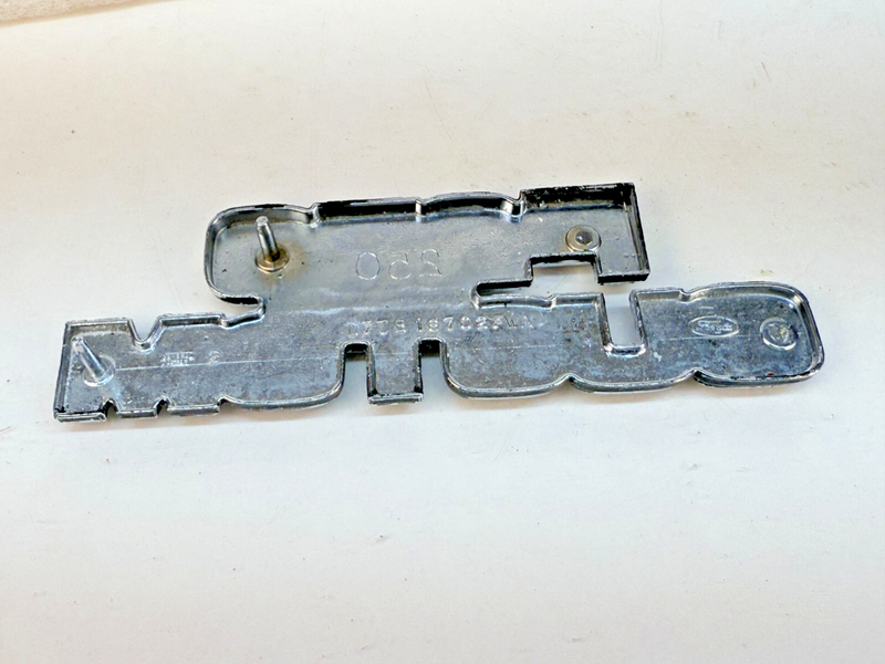 OEM 1973 -1979 F-250 CUSTOM Front Fender Emblem Badge D7TB16702FWA B32-212