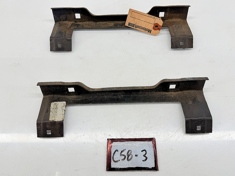 (1) NOS 1972 Ford Thunderbird Front License Plate Bracket D2SZ-17A385-A C58-3