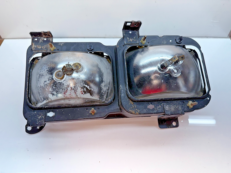 Vintage Original Audi Pair of Headlights head light Set C10-99