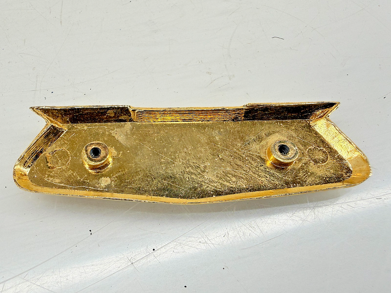 Vintage 1955 1956 Chevrolet Bel Air Gold-Tone Crest Emblem E9-62
