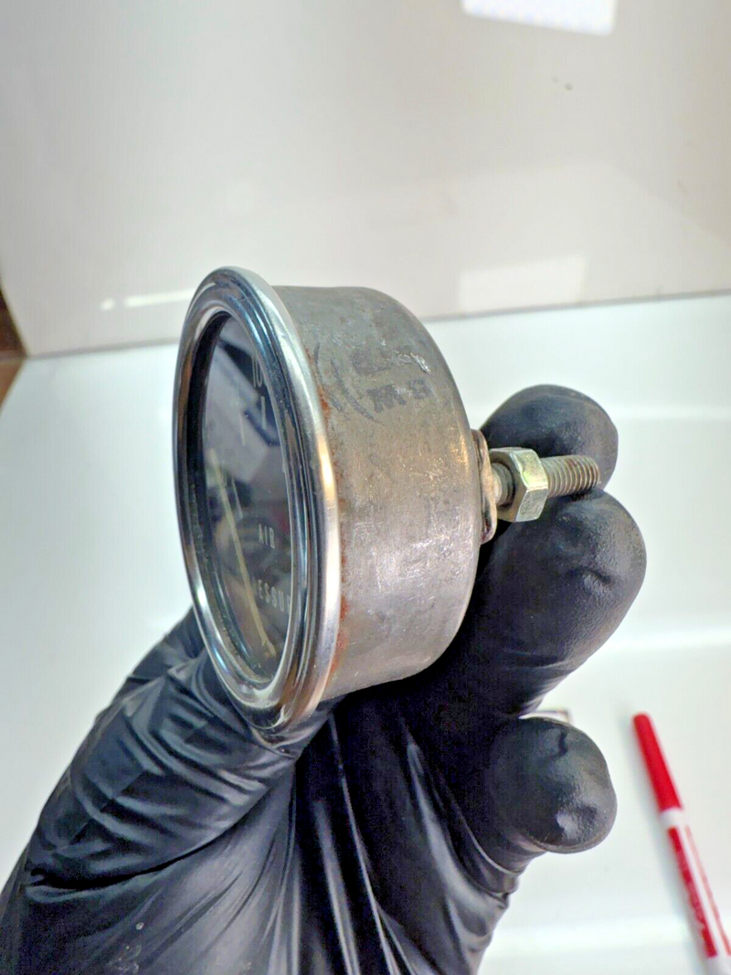 VINTAGE OEM STEWART WARNER AIR PRESSURE GAUGE 0 - 200 LB PSI 817626 B8-9