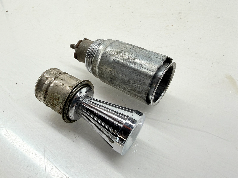 OEM 1961 1962 1963 CHEVROLET CORVETTE CIGARETTE LIGHTER SOCKET & RETAINER C67-78