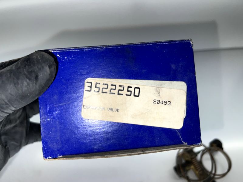 NOS OEM 3522250 1394712 Volvo 240 244 245 Air Conditioning Expansion Tap C1-17