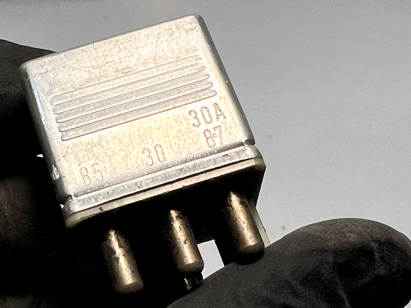 OEM Mercedes Benz 560SL Multi-Purpose Relay 0015420219 C2-34