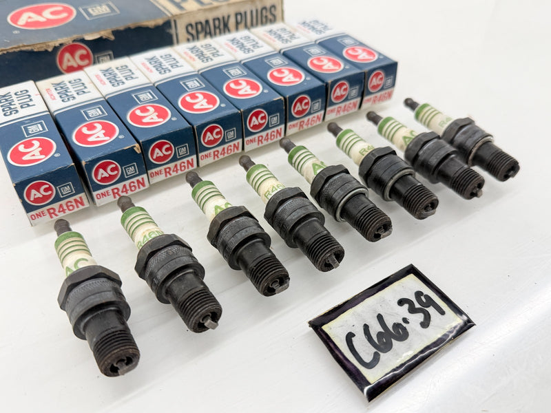 (8) 1960 - 1980 Green Ring AC "ACNITER" R46N Spark Plug GM # 5612826 C66-39