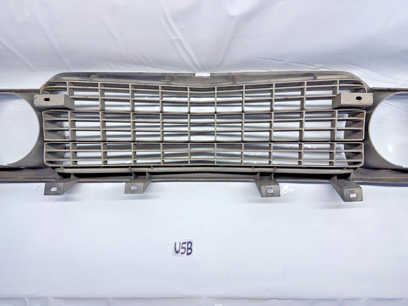 OEM 1974 - 1976 Datsun 610 Grill 74 75 76 1974 1975 1976 U5B-9