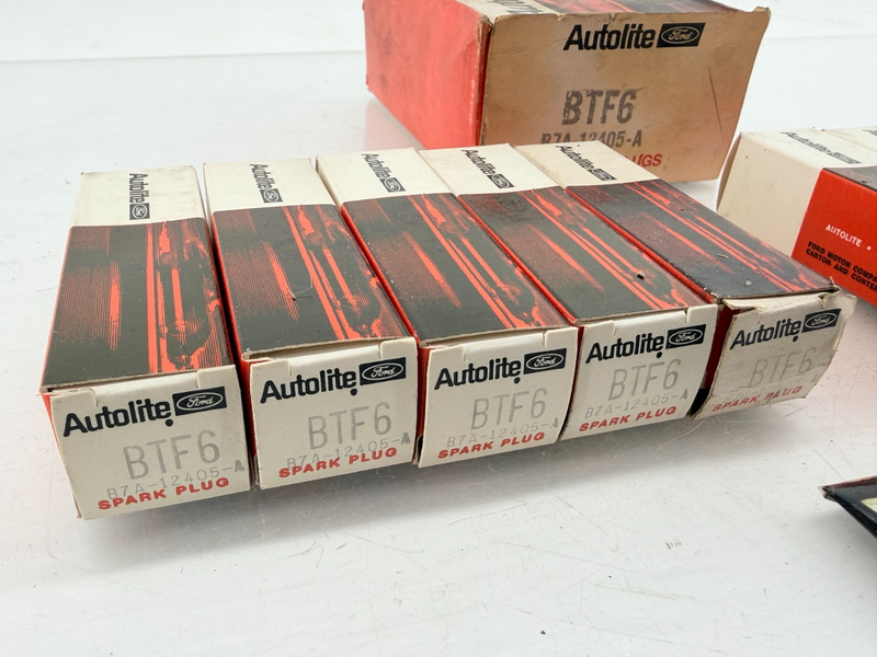 NOS 1957 FORD Thunderbird Spark Plugs FoMoCo Autolite BTF6 B7A-12405-A C66-50