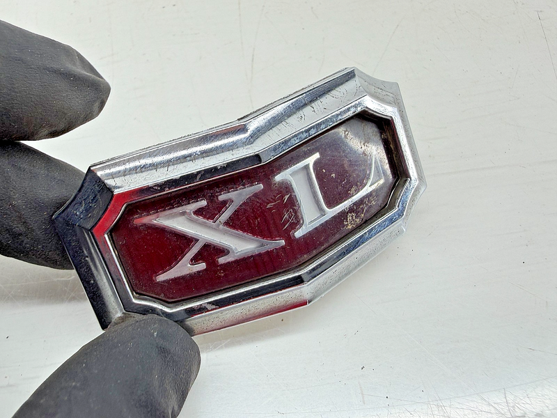 OEM 1969 FORD GALAXIE 500 XL HOOD ORNAMENT BADGE C9AB-16607-B E7-109