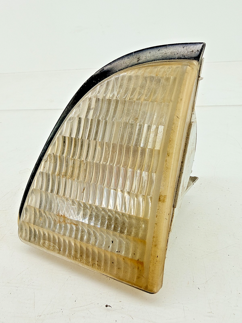 OEM 1987 - 1993 Ford Mustang Front LH Turn Signal Lamp Lens E7ZB-13216-AA B25-44