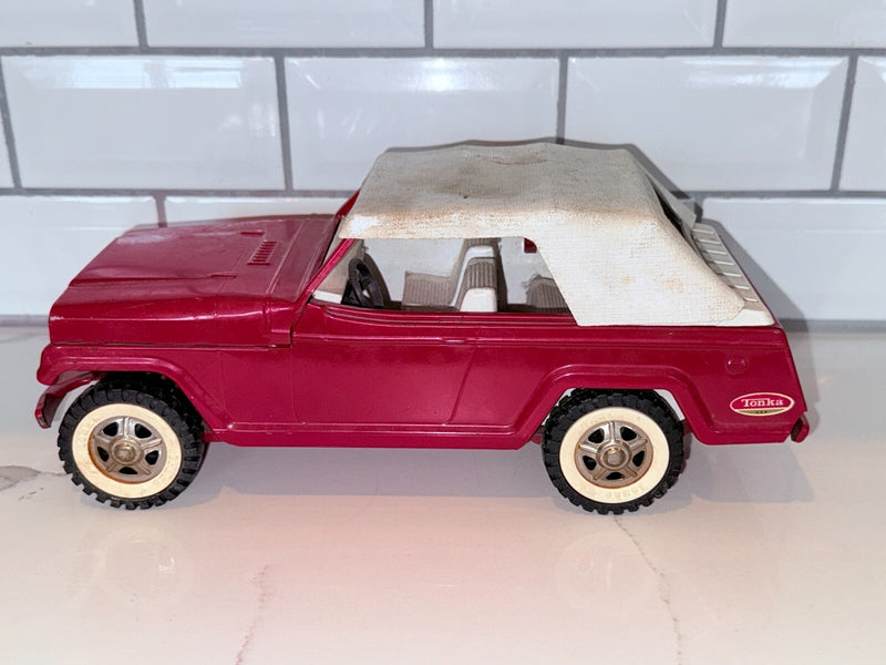 VINTAGE ORIGINAL TONKA 1970 No. 2245 Red Jeepster Convertible Sedan - Jeep - HB1