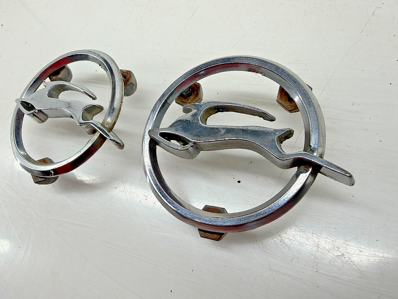 OEM 1964 Chevrolet Impala Rear Quarter Panel Fender Emblem Pair 4413012 E7-133
