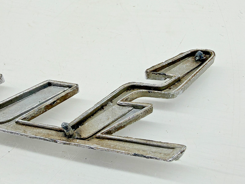 OEM 1959 OLDSMOBILE SUPER 88 EMBLEM SCRIPT BADGE 575229 E9-82
