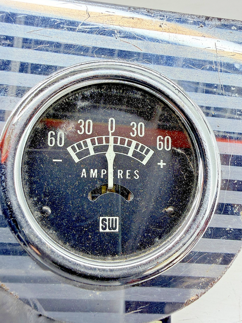 Vintage 1950s Hot Rod Stewart Warner Ammeter 60 Amp Teardrop Pod 416883 C39-51
