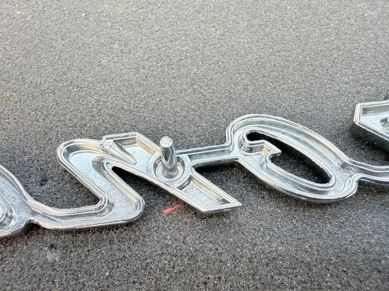 1966 - 1977 FORD CLASSIC BRONCO FENDER EMBLEM SCRIPT C7TB-16098-B E8-43