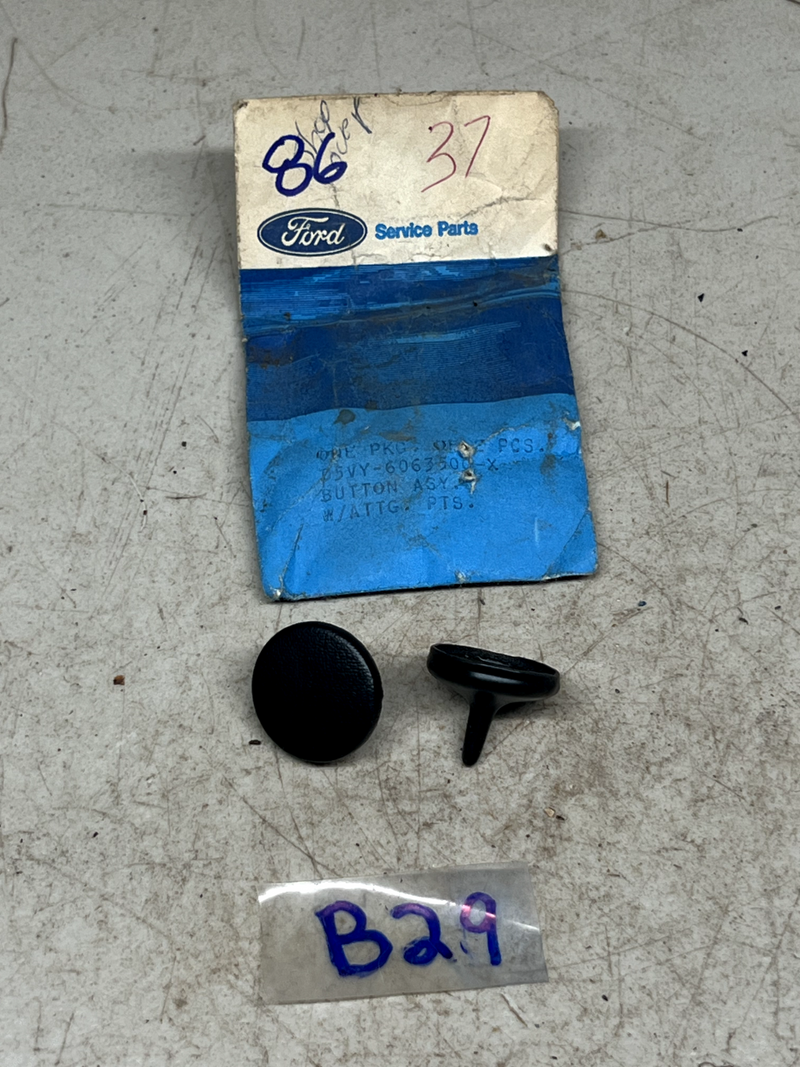 NOS 1975 1976 LINCOLN CONTINENTAL TOWN CAR SEAT UPHOLSTERY BUTTON BLACK B29-86