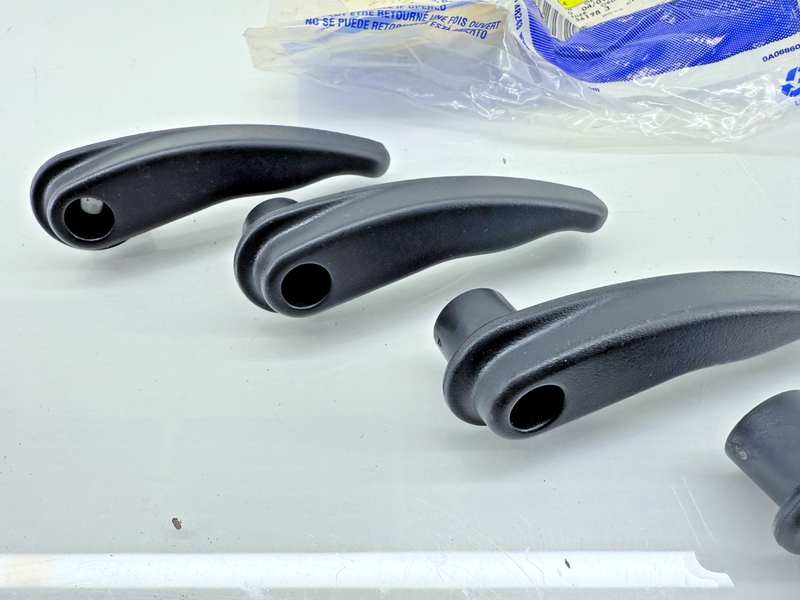 (4) NOS GM 12473376 Handles Passenger Seat Reclining Graphite 2002 C30-30
