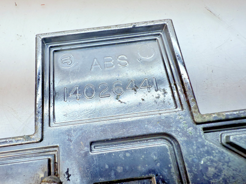 OEM 1981 - 1988 Chevy K5 Blazer Fender Emblem 14026441 1982 1982 1984 1985 E6-97