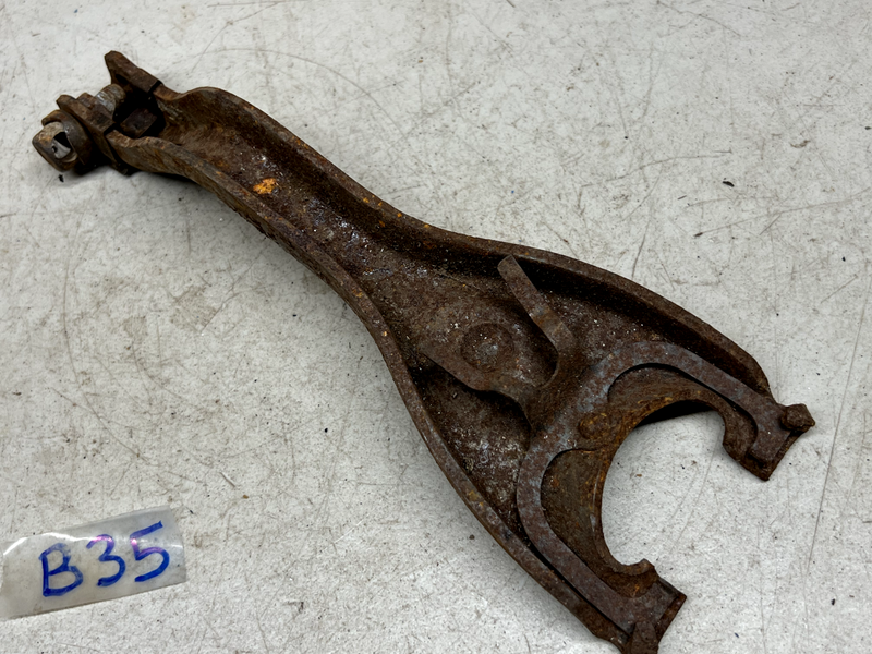 1956 1957 1958 1969 1961 1962 Chevy Corvette Clutch Fork & Bolt GM# 3739043 B35