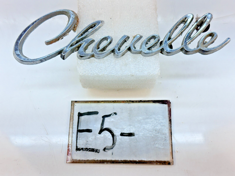 1960s 1970s Chevrolet Chevelle Emblem Badge Nameplate Script E5-58
