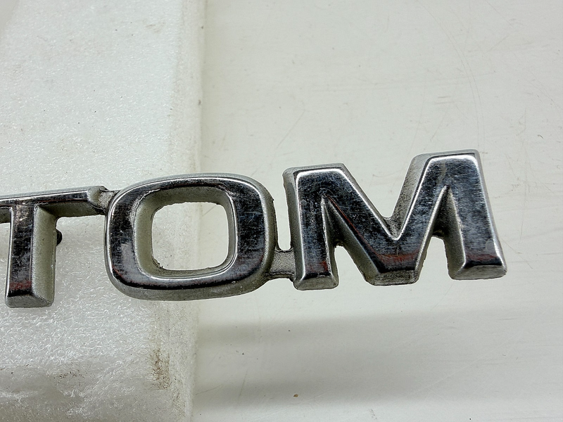 OEM 1980 - 1986 Ford F150 F250 F350 Custom Emblem E0TB-16B114-CC E9-112