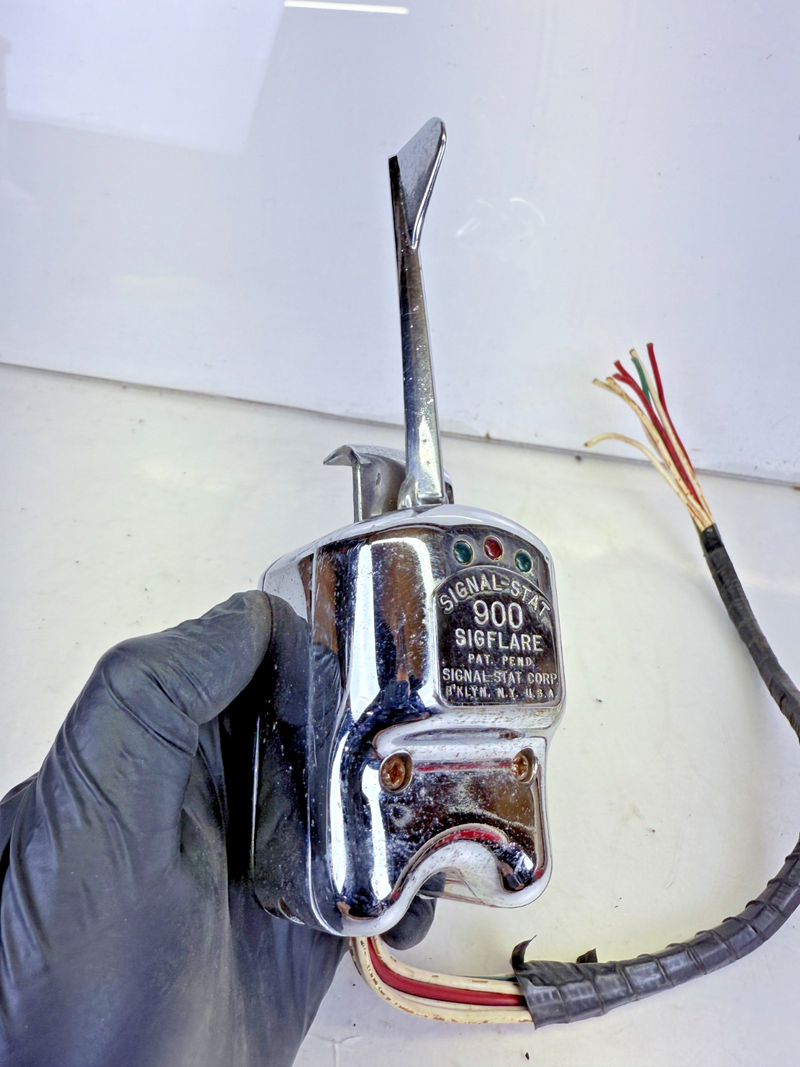 Vintage Signal Stat 900 Sigflare New York USA CHROME Turn Signal Control B12-22