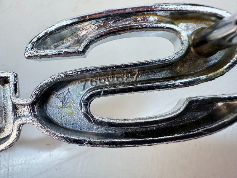 NOS GM 1967 Chevelle 396 SUPER SPORT SS PAIR Quarter Panel Emblems 7660687 E8-6