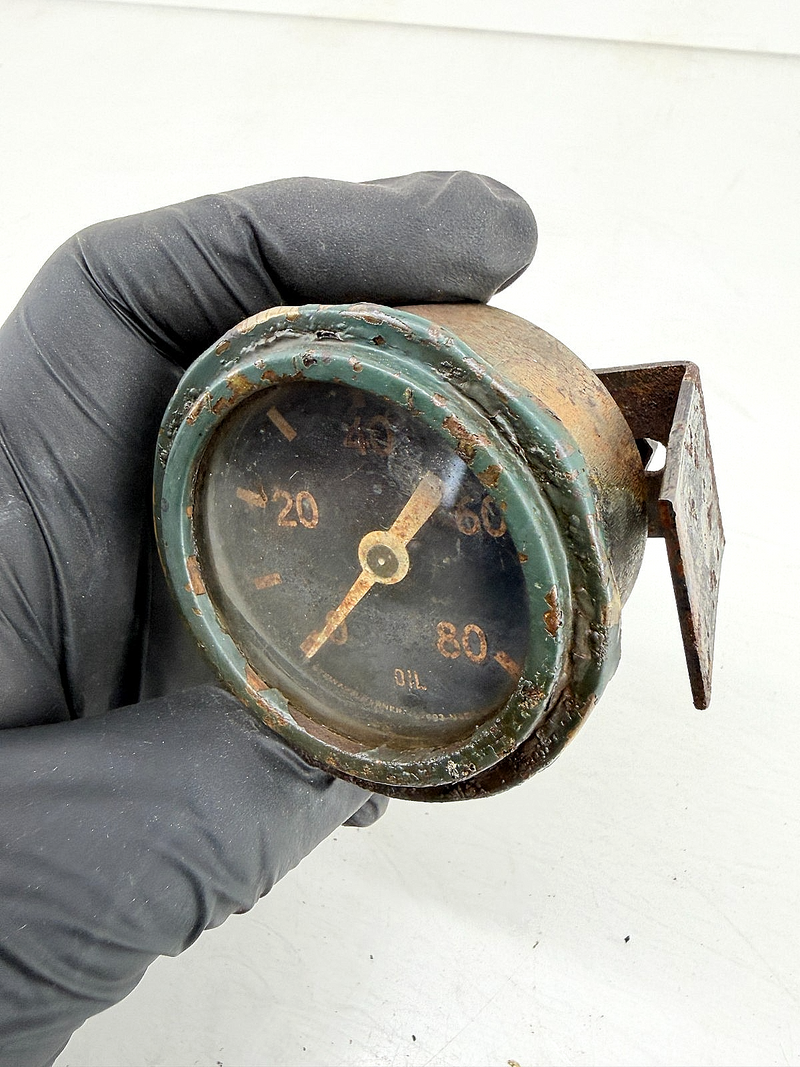 OEM 1940's Ford GPW Jeep Willys MB M38 Oil Pressure Gauge 0-80 PSI WWII C67-112